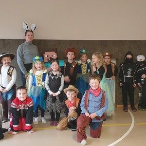 Fasching im Landkinderhaus (GS Trausnitz)