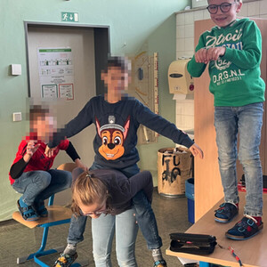 Bilderbuchprojekt &bdquo;Du geh&ouml;rst zu uns oder jeder ist ein bisschen anders"