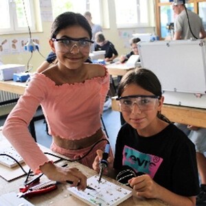 Fünftklässler entdecken mit Begeisterung Technik beim SET-Projekt