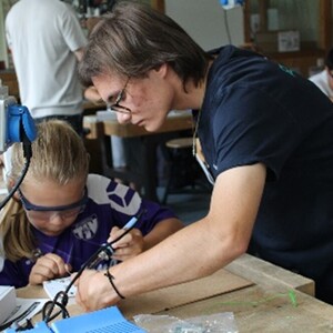 Fünftklässler entdecken mit Begeisterung Technik beim SET-Projekt