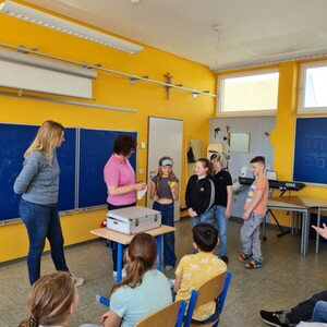 Unterrichtsbesuch einer blinden Person