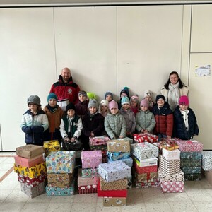90 liebevoll verpackte Geschenke für Kinder in Osteuropa