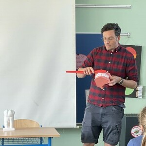 Besuch des Zahnarzts Dr. Mertins in der Grundschule