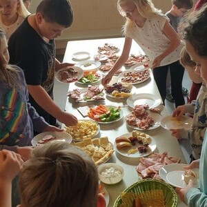 Herzliches Osterfrühstück im Landkinderhaus (GS Trausnitz)