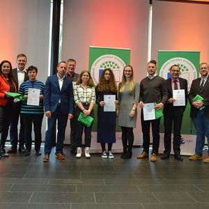Bayerischer Umweltminister ehrt Umweltschulen