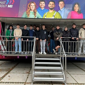 M+E Truck an der Schule Pfreimd