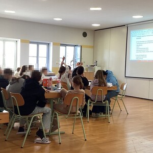 Schüler lernen den sicheren Umgang mit digitalen Medien